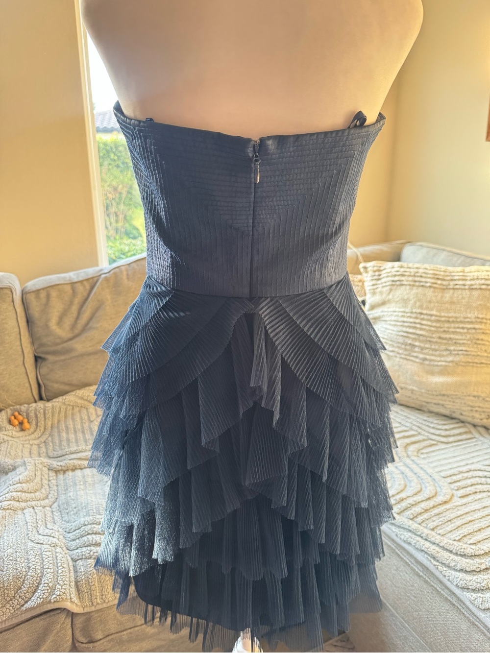 BCBGMAXAZRIA Strapless Cocktail Dress Size 6 Like New - Picture 7 of 11